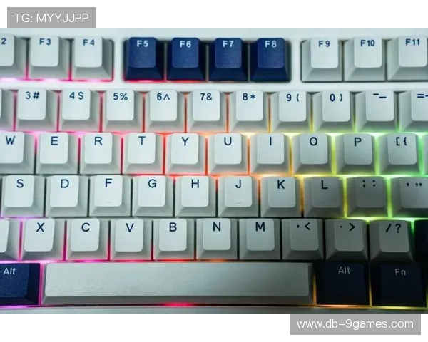 87键电竞极简风游戏键盘设计精髓全解析 打造高效舒适的游戏体验